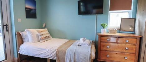 3 Schlafzimmer, individuell dekoriert, individuell eingerichtet