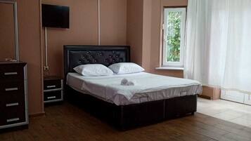 Classic Double Room, Balcony, Garden View