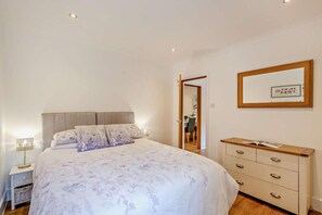 Room - 2 Bed in Godshill (oc-78573) (Godshill)