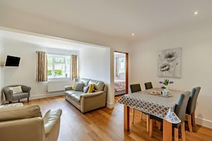 Interior - 2 Bed in Godshill (oc-78573) (Godshill)