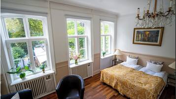 Individually furnished, bed sheets