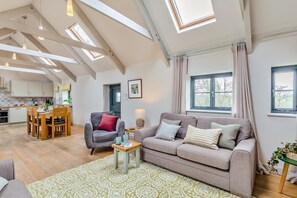 TV, fireplace - 3 Bed in Hayle (oc-78551) (Hayle)