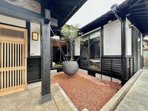 Exterior - Spacious Traditional Japanese House By Restavio (Ozu)