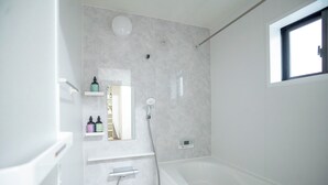 House, 4 Bedrooms (JP - Ozu Unit 51) | Bathroom