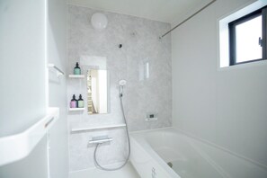 House, 4 Bedrooms (JP - Ozu Unit 51) | Bathroom | Combined shower/bathtub, towels - Otsu Hachibuko Homes By Restavio (Ozu)