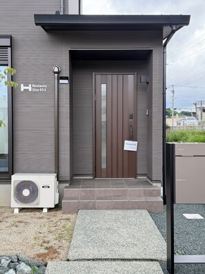 Exterior - Modern Japanese House Near Ozu Station By Restavio (Ozu)