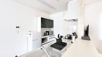 House, 3 Bedrooms (JP - Sugimizu Unit 1) | Private kitchen | Fridge, microwave, oven, stovetop