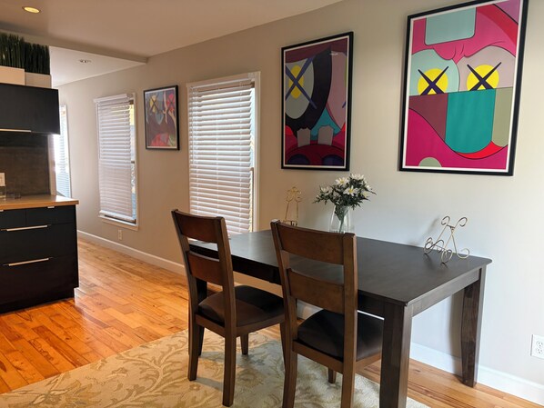 Dining - Cozy 1-bedroom apartment in lovely Atlanta near Historic Fourth Ward 
Park (Atlanta)