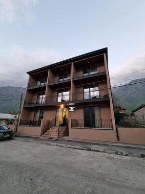 Exterior - Hotel Sweet Night (Stepantsminda)