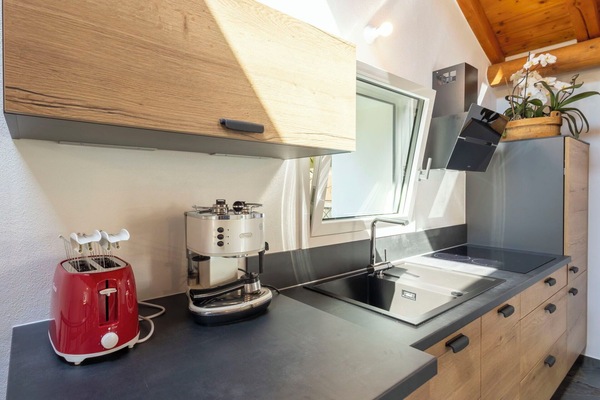 Familienauto, Wohnung, Luxus-Fahrzeug, Mittelklasse-Pkw, Parkplatz, Limousine, Kompaktwagen, City Car