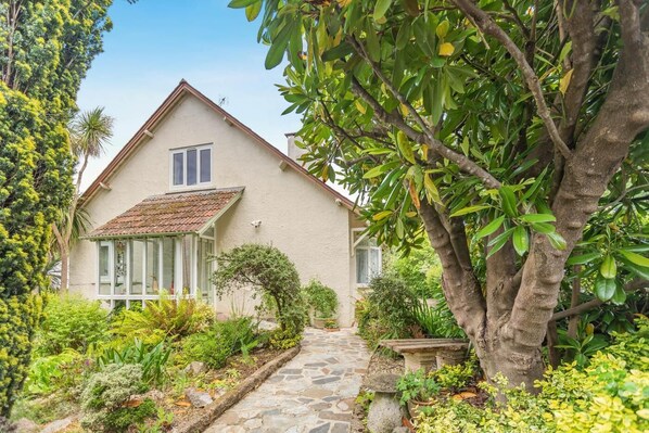 Exterior - 3 Bed in Dawlish (oc-72972) (Dawlish)