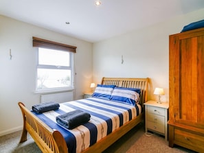 Travel crib, WiFi (free), bed sheets - 2 Bed in Cowes (oc-73374) (Rew Street)