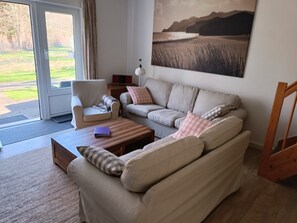 TV, DVD player, stereo - Holiday Home 'Haus Am Prerow-Strand' with Private Terrace, Private Garden and Air Conditioning (Prerow)