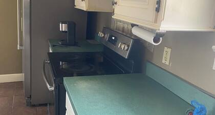 2-bedroom house in lovely Kansas City with air conditioning