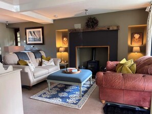 TV, fireplace - 2 Bed in Harrogate (oc-g0017) (Lofthouse)