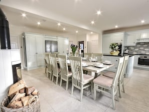 Dining - 6 Bed in Otley (oc-g0022) (Norwood)