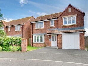 Exterior - 4 Bed in Seahouses (oc-73924) (Seahouses)