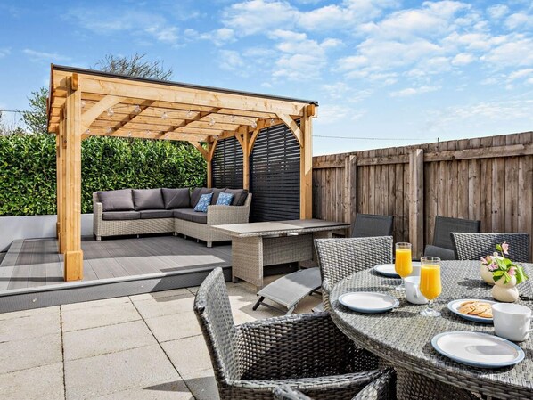 Outdoor dining - 3 Bed in Woolacombe (oc-74255) (Woolacombe)