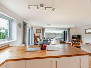Living area - 3 Bed in Woolacombe (oc-74255) (Woolacombe)