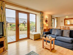 TV - 3 Bed in Bridport (oc-dc087) (Chideock)
