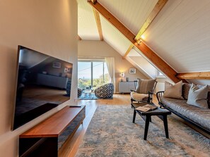 Fernseher, Kamin