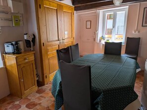 Dining - Panoramic View Cottage – Pets Welcome (Tenay)