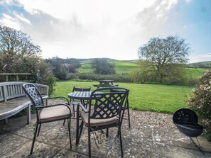 Outdoor dining - 2 Bed in Bridport (oc-dc162) (Chideock)