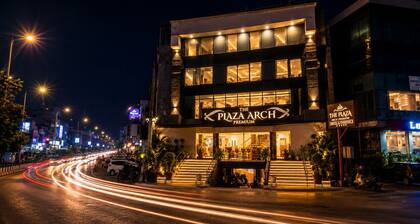 The Plaza Arch Premium - Del IGI Airport