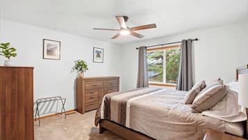 4 chambres, fer et planche à repasser, Wi-Fi gratuit, draps fournis