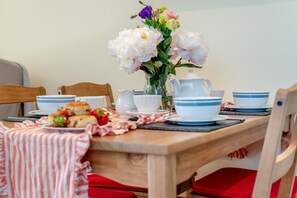 Dining - 2 Bed in Wadebridge (oc-75734) (Saint Ervan)