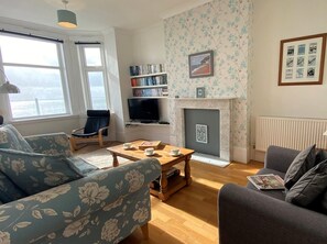 Living area - 2 Bed in Ventnor (oc-75730) (Ventnor)