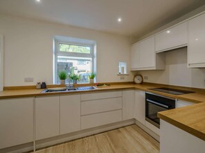 Microwave, oven, dishwasher, highchair - 2 Bed in Penrith (oc-85425) (Glenridding)
