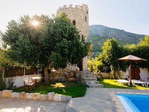Exterior - Beach Livadostra StoneTower - Private Pool Retreat (Paralia Livadostratas)