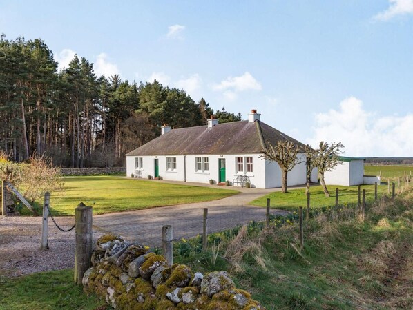 Exterior - 2 Bed in Nairn (oc-ca144) (Nairn)