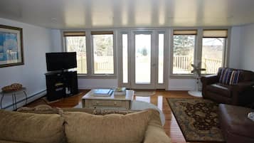 House, Multiple Beds (Lupine Cottage) | View from room