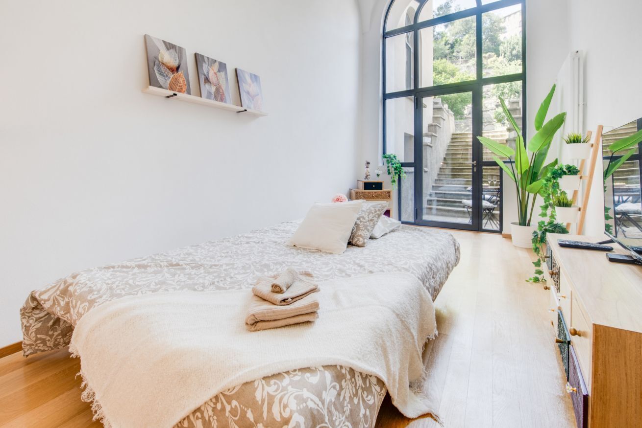 3 chambres, lit de bébé portatif