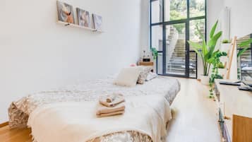 3 chambres, lit de bébé portatif