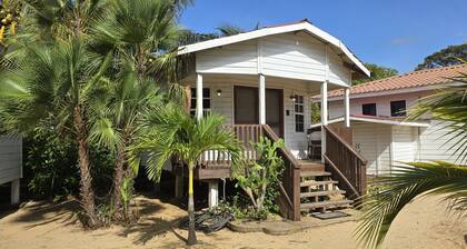 Periwinkle Cabana - Cozy studio style cabana in Friendly Hopkins Village with AC