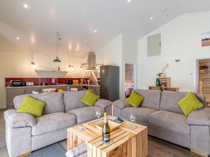 TV - 3 Bed in Penzance (oc-76685) (Gulval)