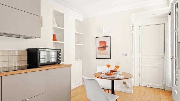 Dining - Charming 1BR Sleeps 4 - Montorgueil (Paris)