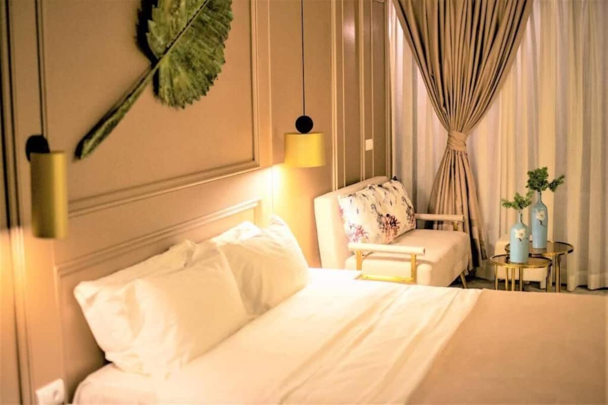 Standard Double Room, Balcony | WiFi (free), bed sheets