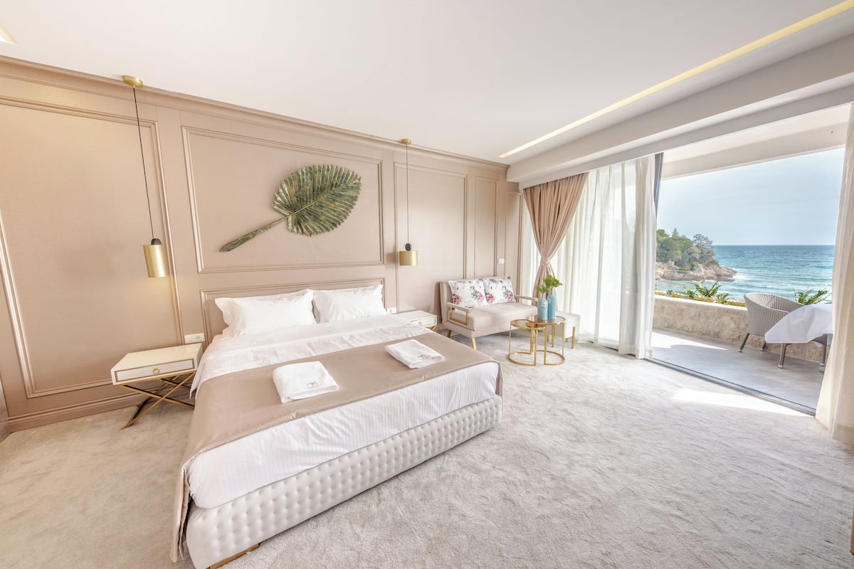 Family Room | WiFi (free), bed sheets