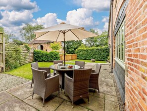 Outdoor dining - 3 Bed in Church Stretton (oc-76621) (Rushbury)