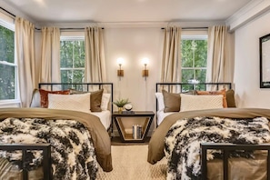 4 Schlafzimmer, Bügeleisen/Bügelbrett, WLAN, Bettwäsche