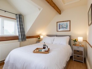 Travel cot, free WiFi, bed sheets - 5 Bed in York (oc-77267) (Green Hammerton)