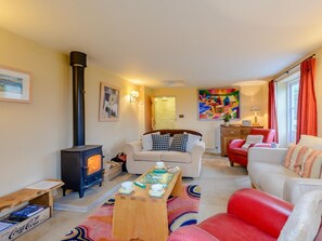 TV, fireplace - 4 Bed in Wareham (oc-78042) (Kingston)