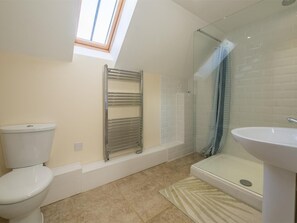 Bathroom - 2 Bed in Fakenham (oc-kt188) (Kettlestone)
