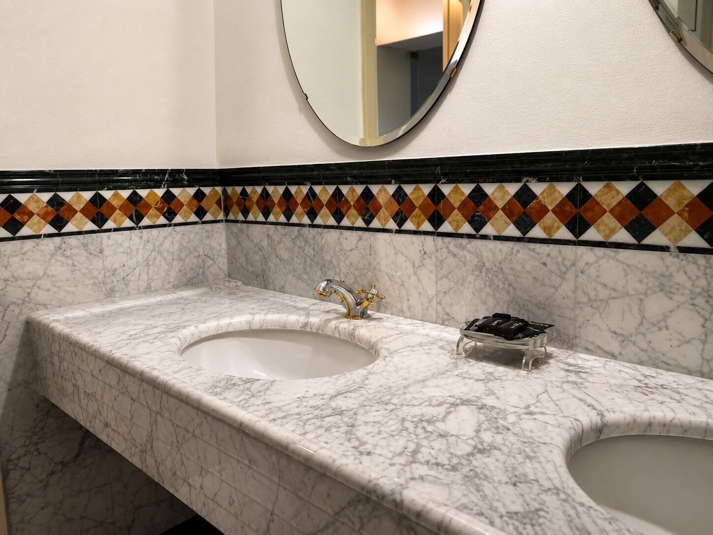Dusche, Haartrockner, Bidet, Handtücher
