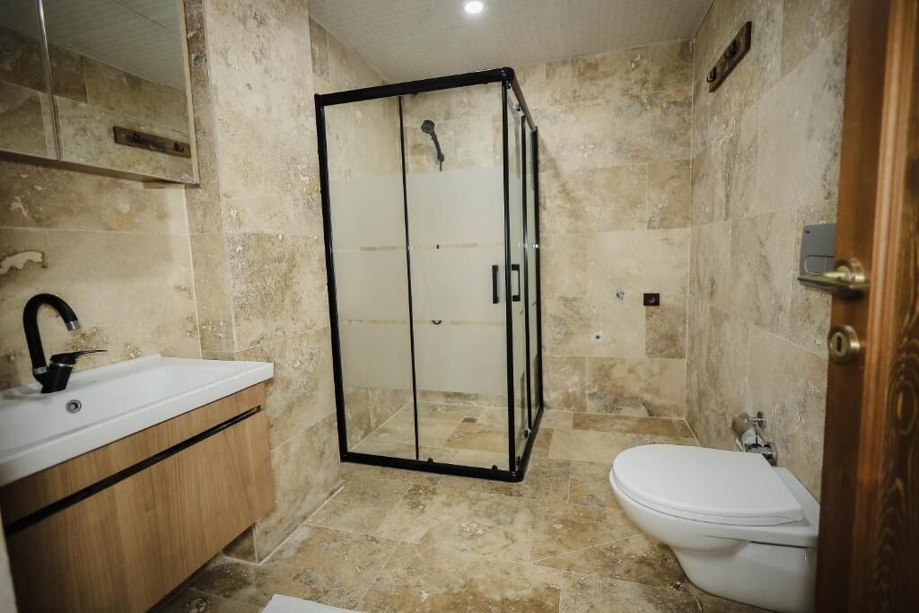 Apartamento Confort, balcón, vistas a la ciudad | Baño