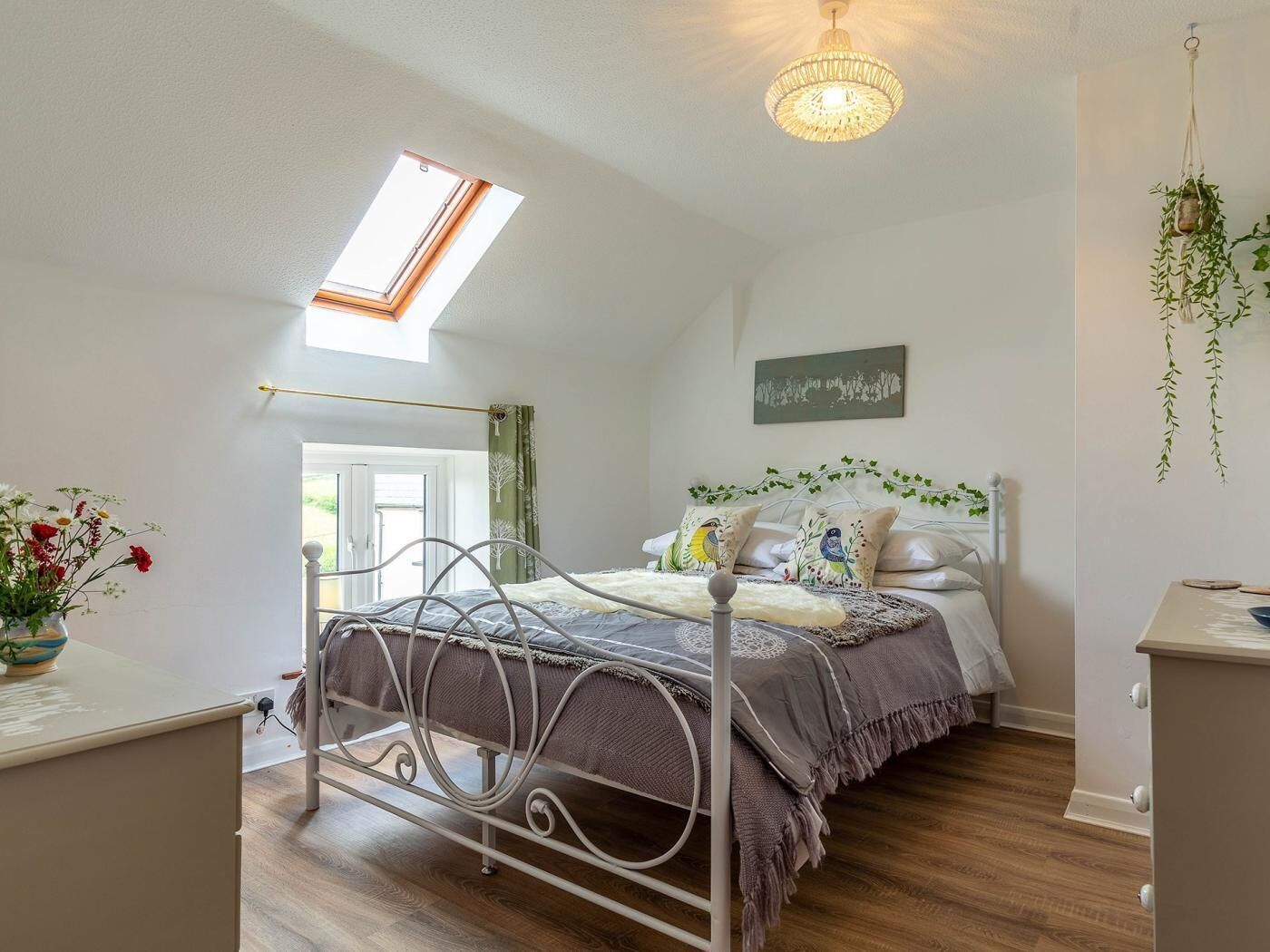 3 Schlafzimmer, Reisekinderbett, kostenloses WLAN, Bettwäsche